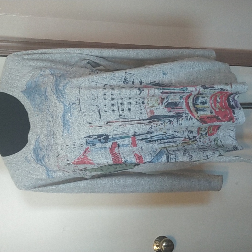 Cato EST. 1946 size M gray tunic top with street car scene.